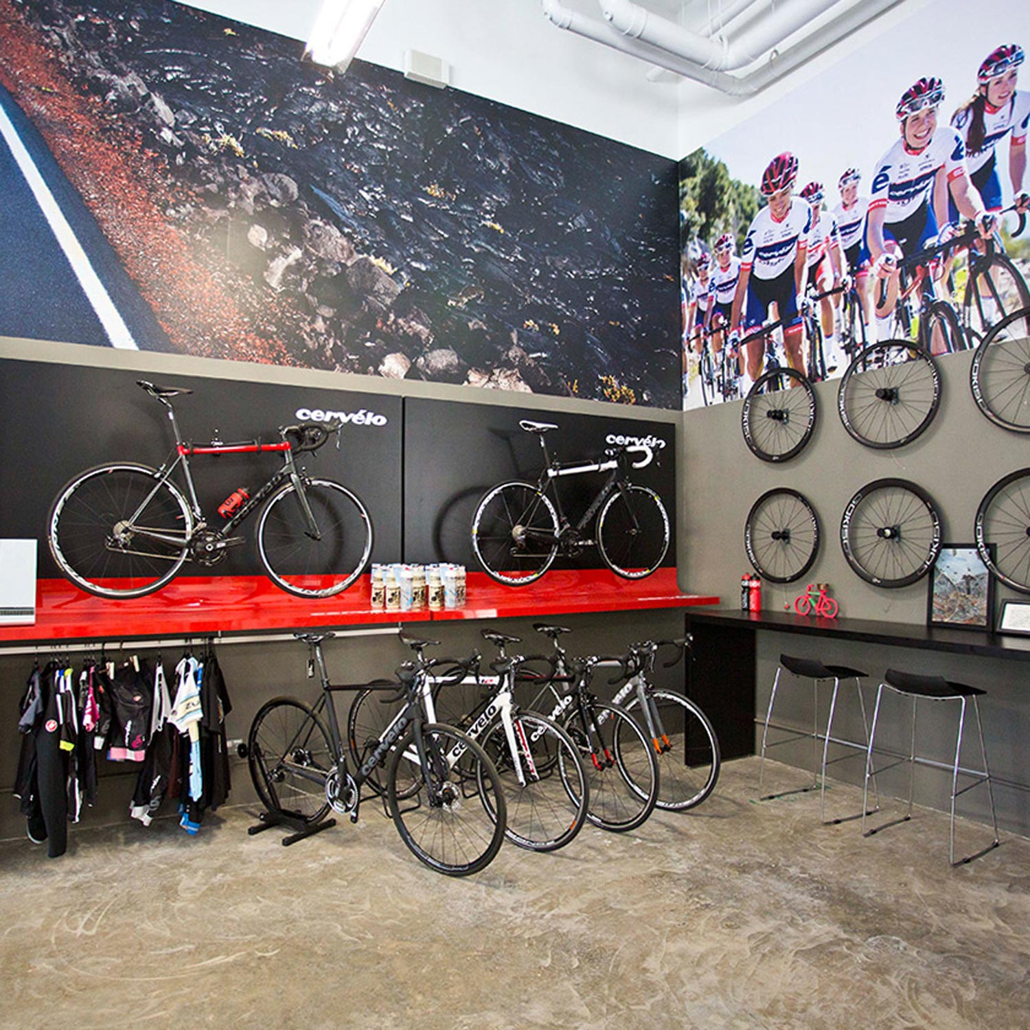 Bikes n Bites INTERIOR