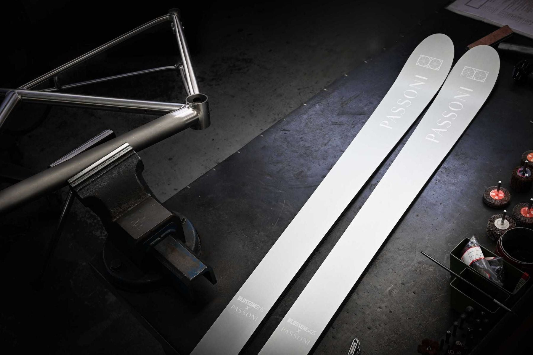 Passoni Blossom Skis
