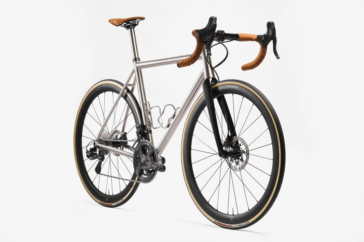 Passoni Titanio Classica Disco : Titanium Bike